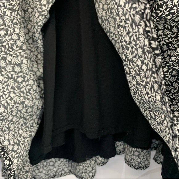 Staple the Label Chic Monochrome Floral V-Neck Smock Mini Dress, size XS - Picture 8 of 10